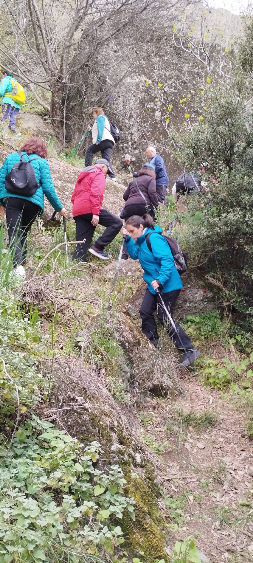 Η Ο.Λ.Κ. ανέβηκε στη Μικρή Αϊά, τιμώντας το έθιμο της Σταυροπροσκυνήσεως — φωτογραφία 3