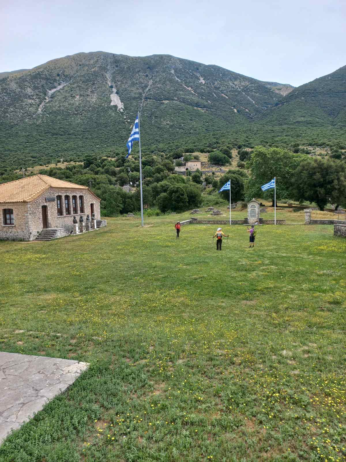 Η Ο.Λ.Κ. πραγματοποίησε την πεζοπορία Σούλι - Σαμονίδα - Κάστρο Κιάφας - Γέφυρα Ντάλα - Σκάλα Τζαβέλαινας - Γλυκή — φωτογραφία 25