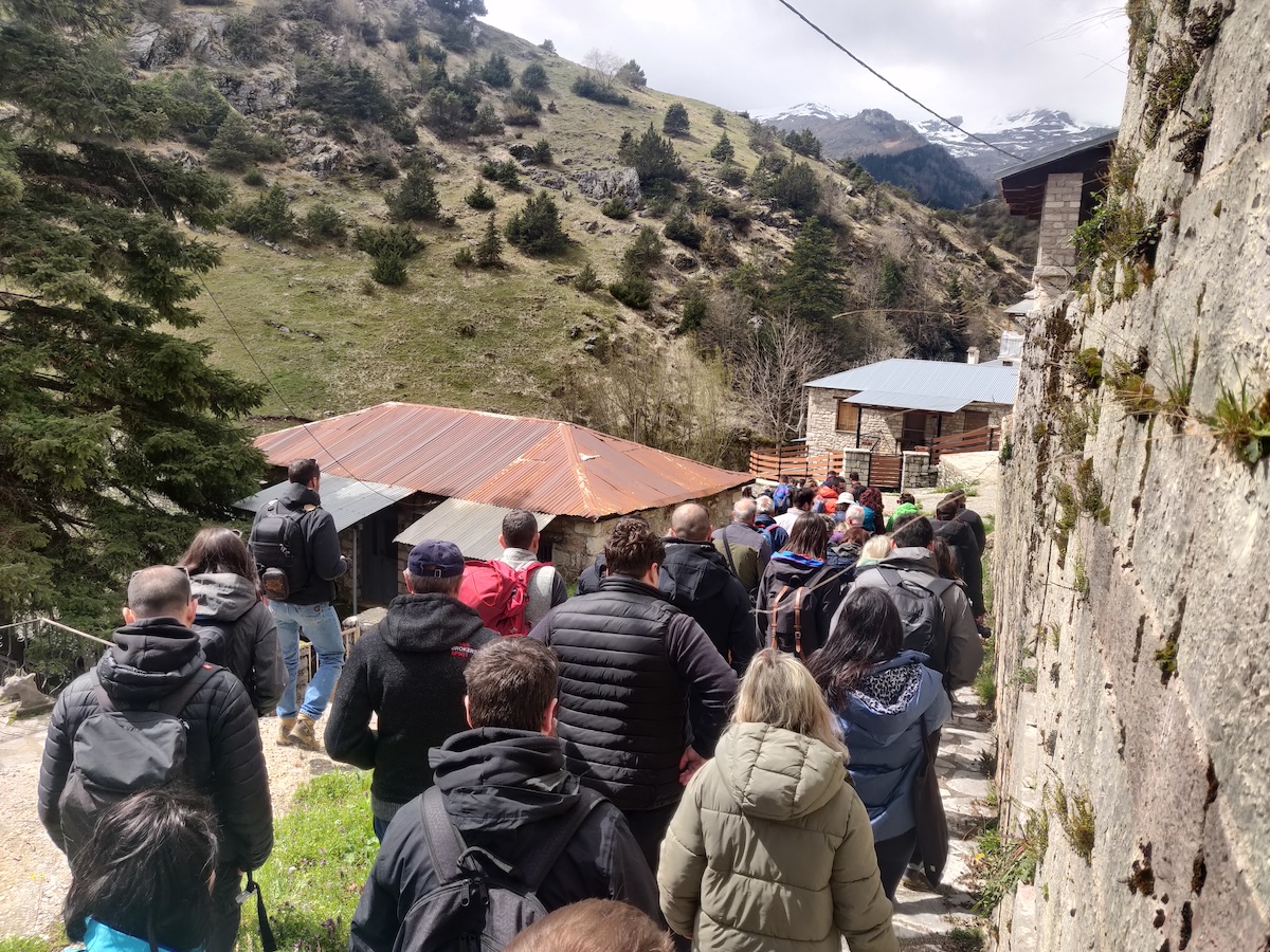 Η Ορειβατική Λέσχη Καλαμπάκας συμμετείχε στη μαζική συγκέντρωση διαμαρτυρίας στο Χαλίκι Ασπροποτάμου — φωτογραφία 7