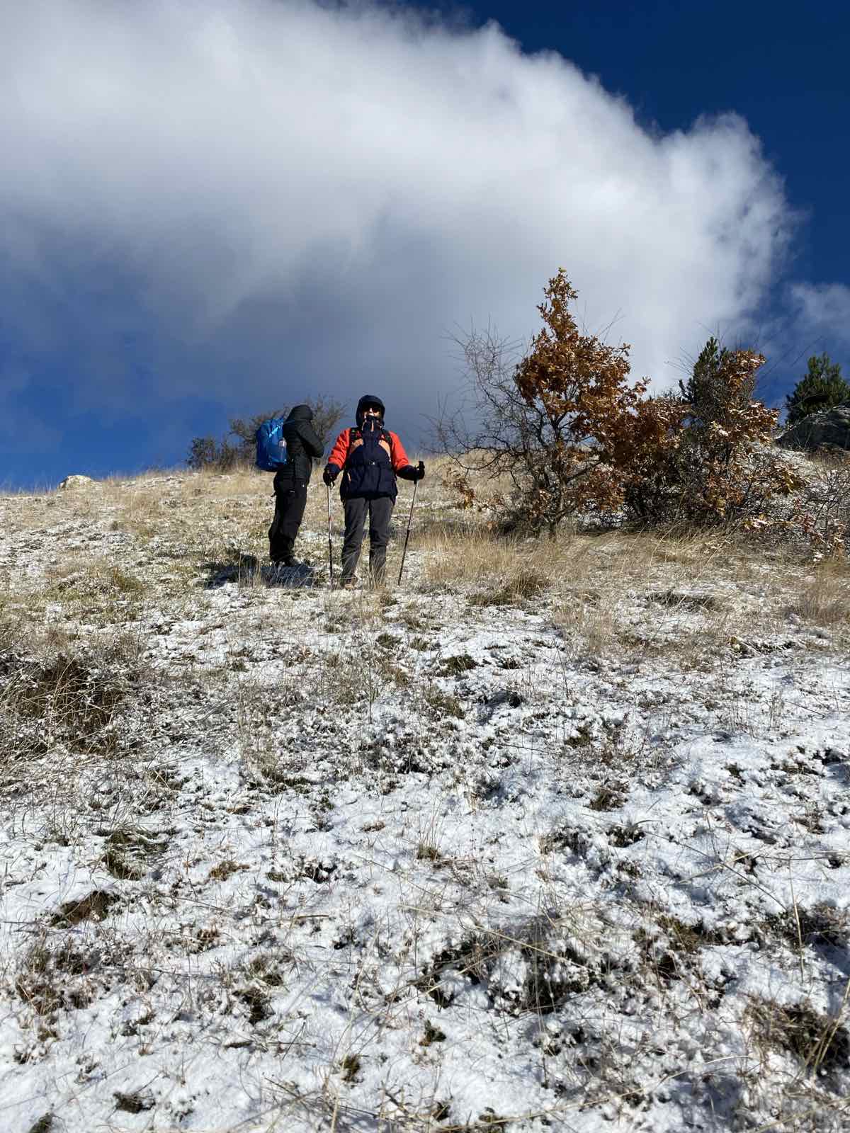 Με επιτυχία πραγματοποιήθηκε η πεζοπορία της Ορειβατικής Λέσχης Καλαμπάκας στο Μαυρέλι — φωτογραφία 11
