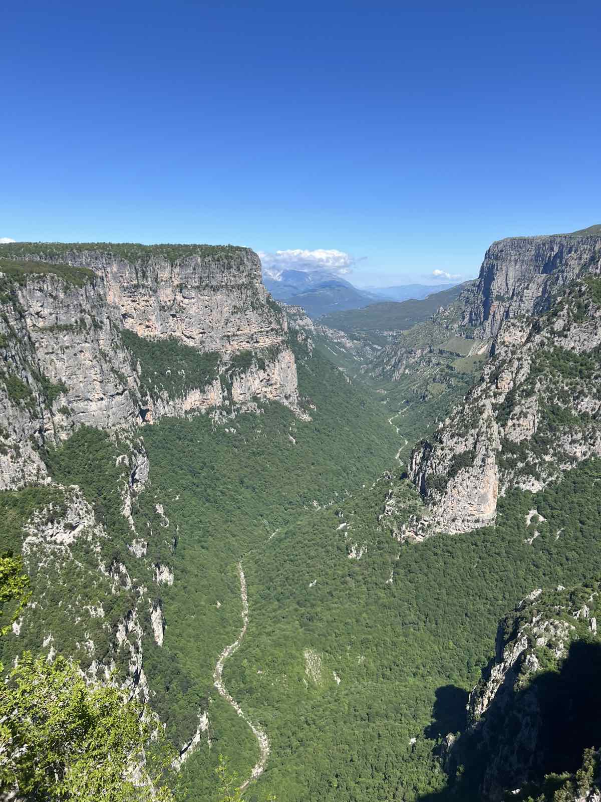 Πεζοπορία στη Σκάλα Βραδέτου πραγματοποίησε η Ορειβατική Λέσχη Καλαμπάκας — φωτογραφία 4
