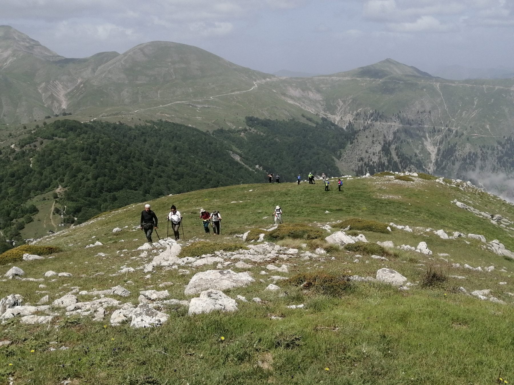 Στην κορυφή Καζάρμα (1.977μ.) η Ο.Λ.Κ. — φωτογραφία 2