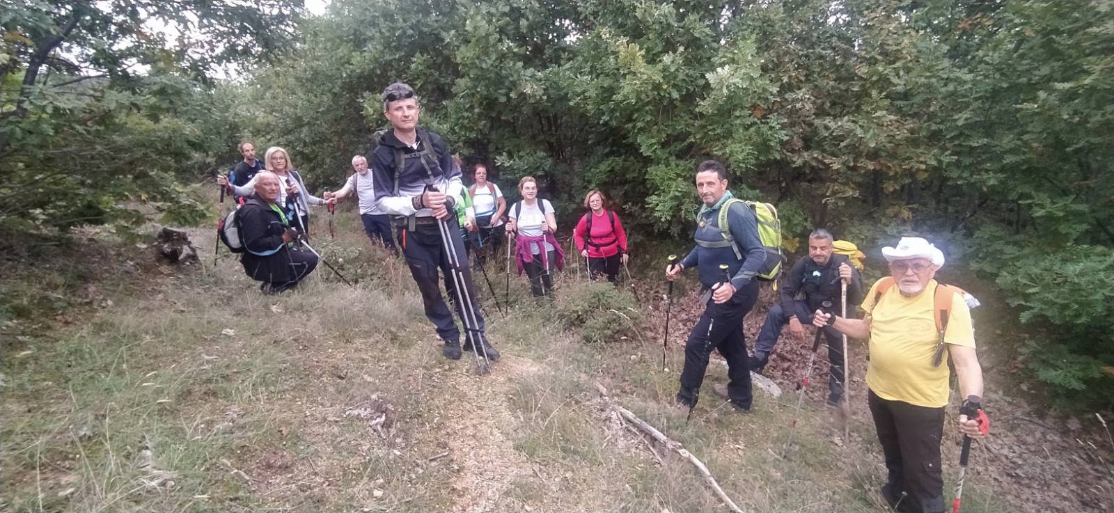Στην κορυφή Μαμαλή (1.420μ.) η Ορειβατική Λέσχη Καλαμπάκας — φωτογραφία 17